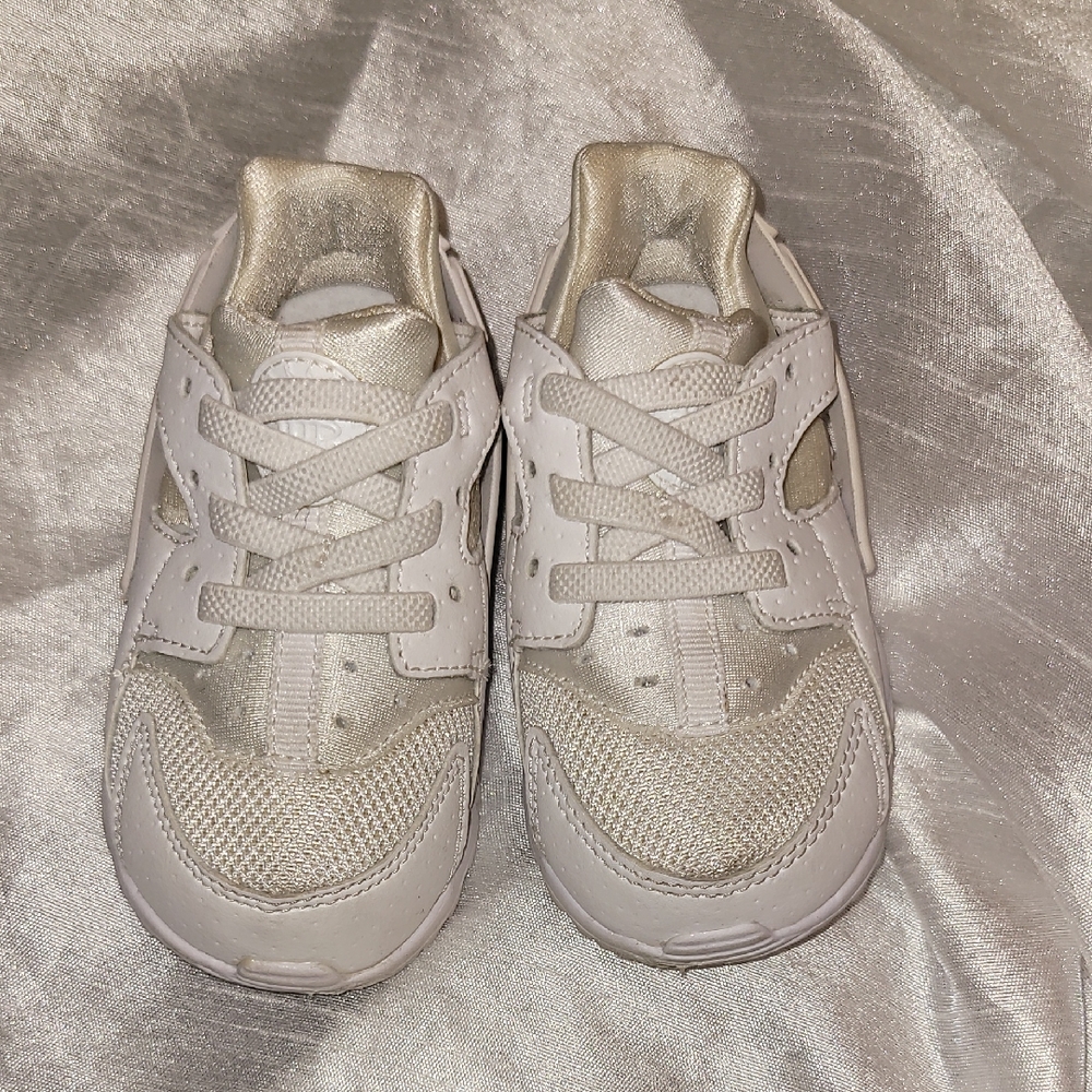 Nike Air Huarache Run Sz 6C